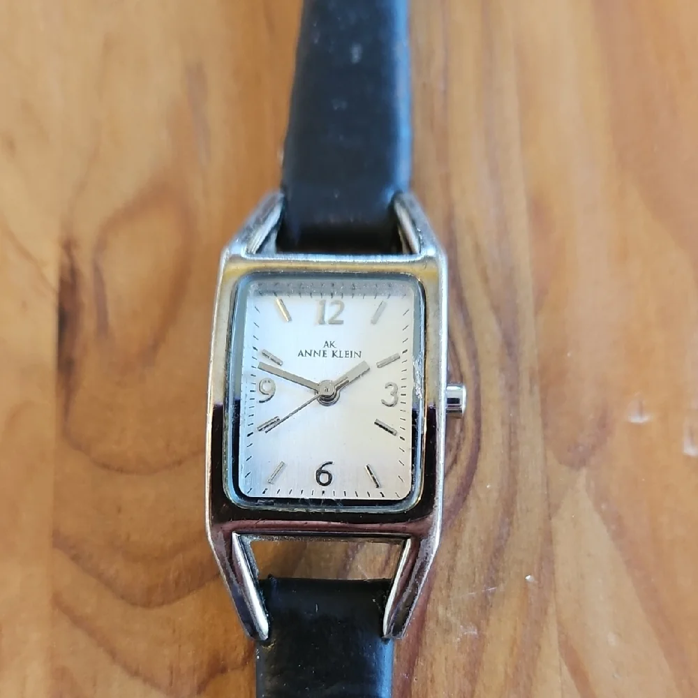 AK Fashion Watch